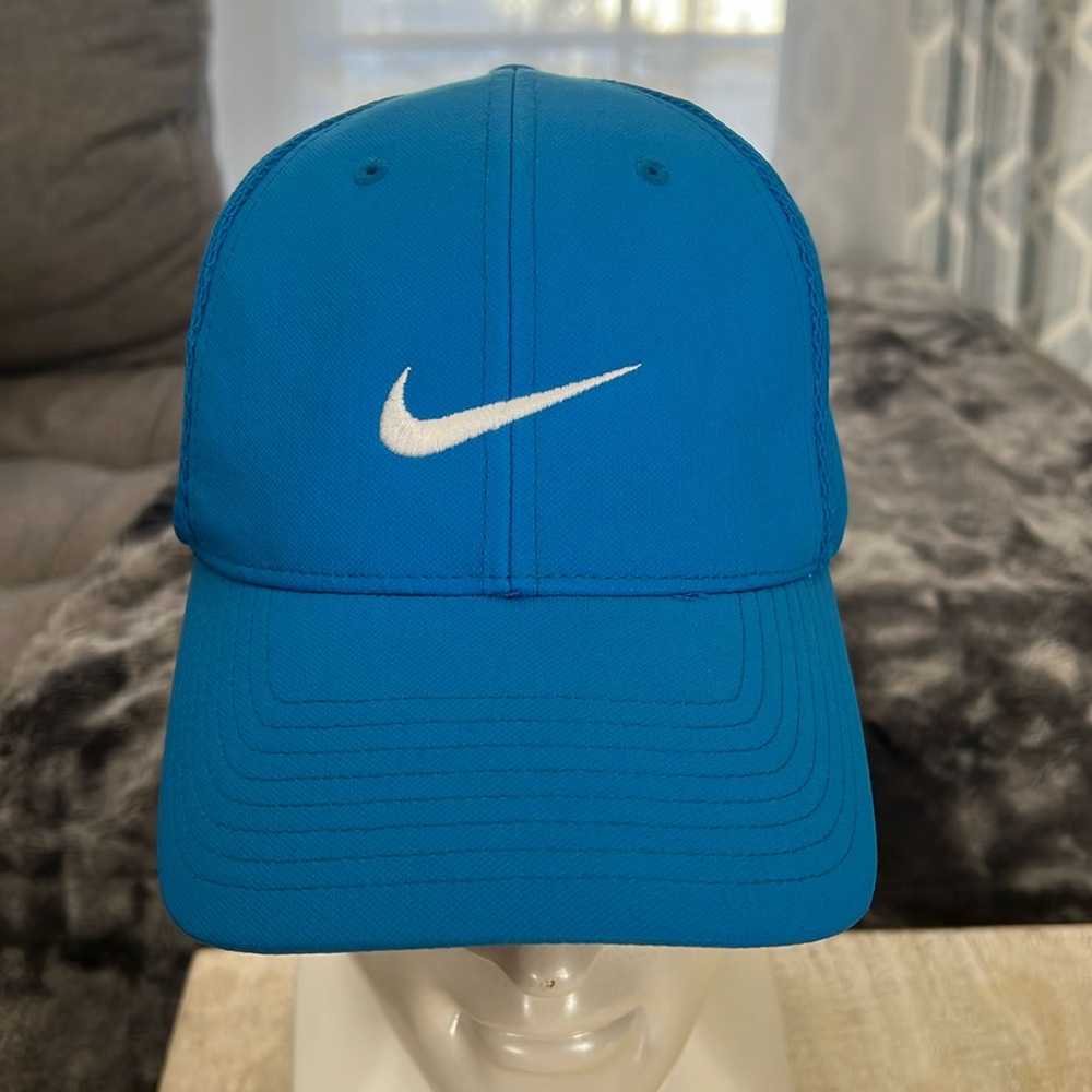Nike golf hat. Flexfit.